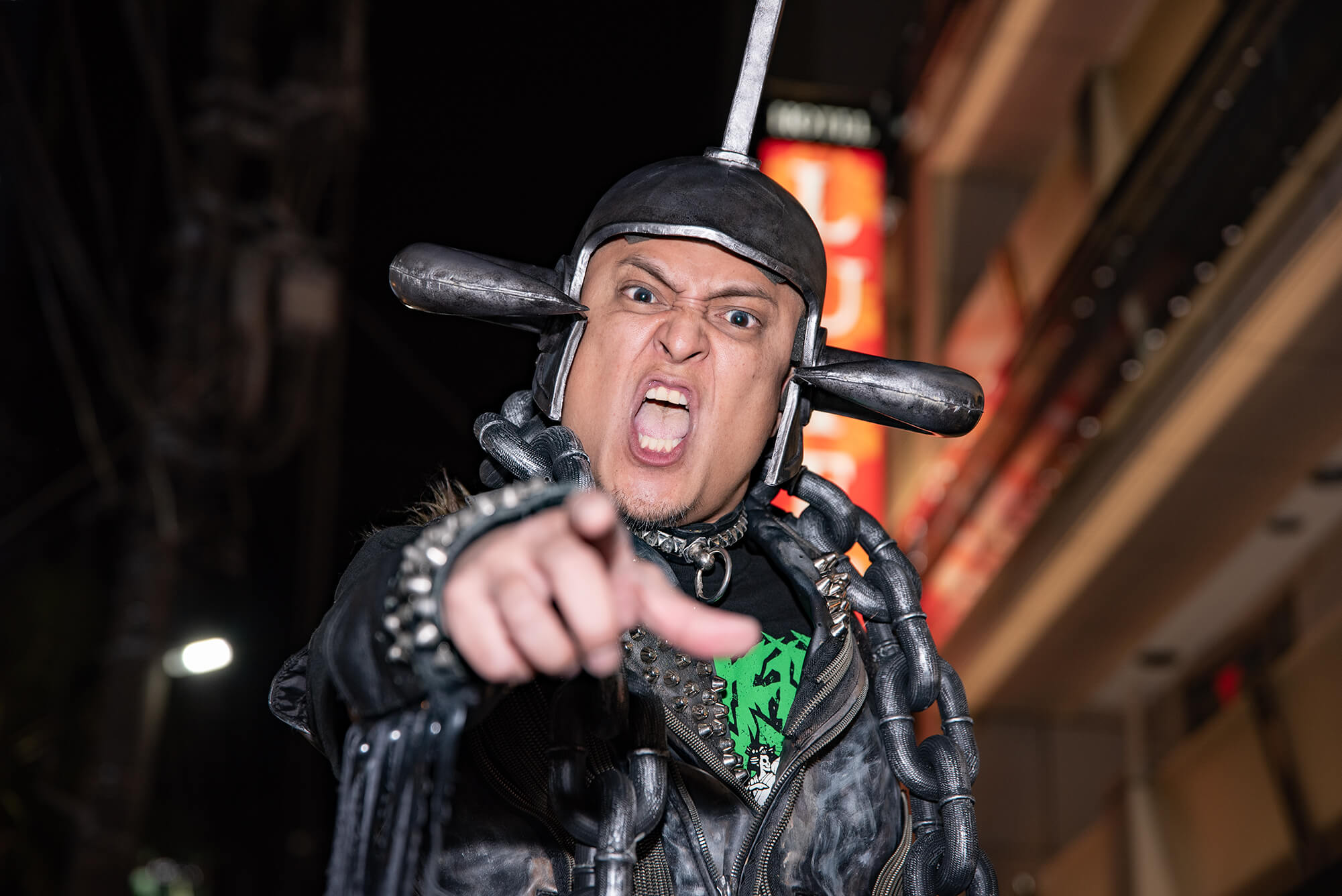 The冠のヴォーカル冠徹弥 ヘヴィメタル一筋の男の信念とは 薄毛を個性にする男たちのスタイルカタログ Nohairs